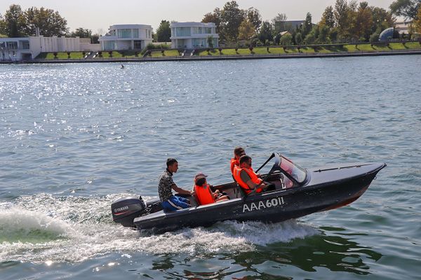 Прогулочным катерам в Мингячевире не хватает места - Sputnik Азербайджан
