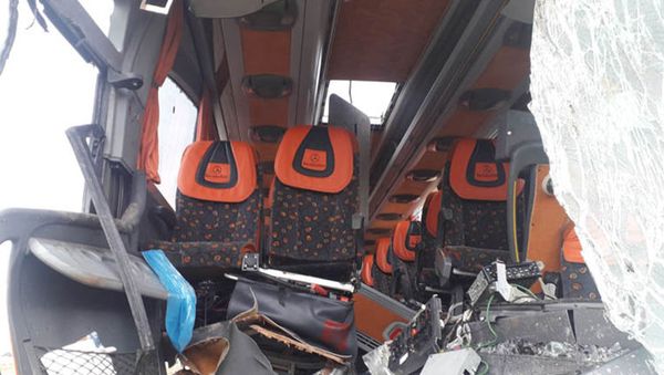 Следовавший из Турции в Баку автобус попал в страшную аварию в Шамкире - фото - Sputnik Азербайджан