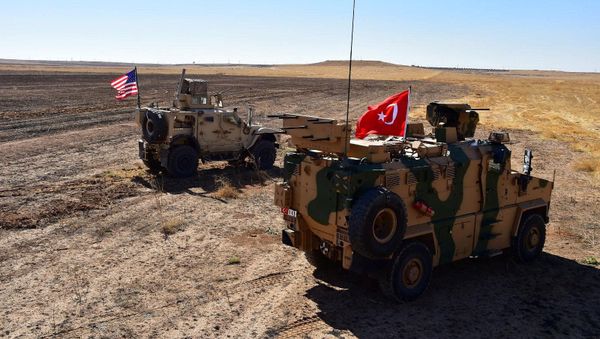 Военная техника Турции и США на сирийско-турецкой границе, фото из архива - Sputnik Азербайджан
