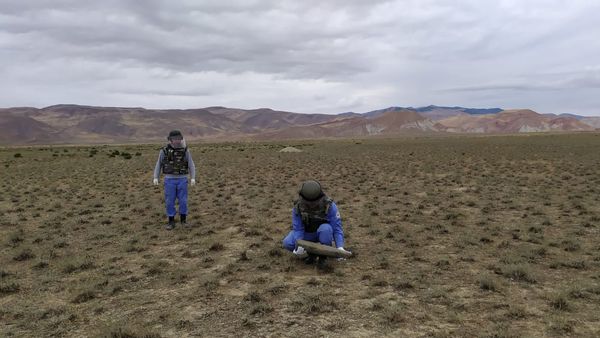 Боеголовка ракеты обнаружена на территории Хызинского района - Sputnik Азербайджан