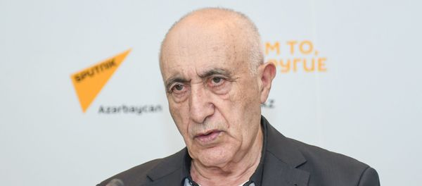 Эксперт в сфере образования Шахлар Аскеров - Sputnik Азербайджан