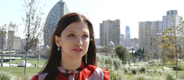 Чемпионка мира в Баку: попадаю здесь в атмосферу любви и вкусной еды Чемпионка мира в Баку: попадаю здесь в атмосферу любви и вкусной еды - Sputnik Азербайджан