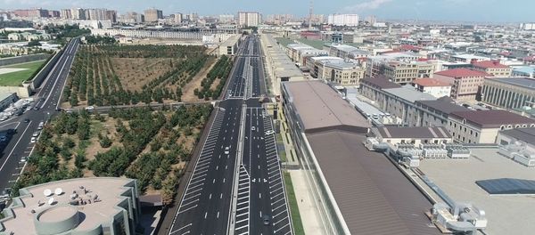 Как выглядит альтернативная магистраль в центре Баку - кадры после ремонта   - Sputnik Азербайджан