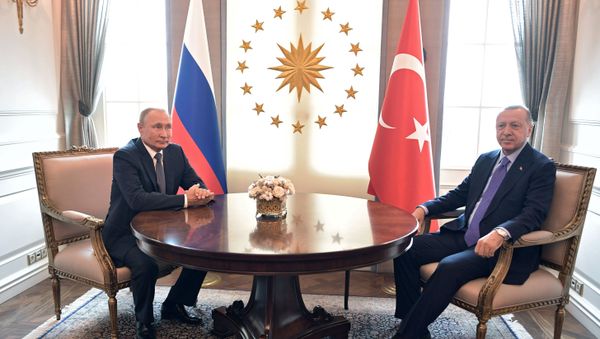 Президент РФ Владимир Путин и президент Турции Реджеп Тайип Эрдоган во время встречи - Sputnik Азербайджан