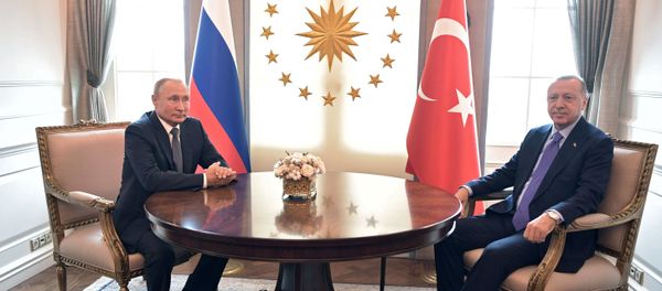 Президент РФ Владимир Путин и президент Турции Реджеп Тайип Эрдоган во время встречи - Sputnik Азербайджан