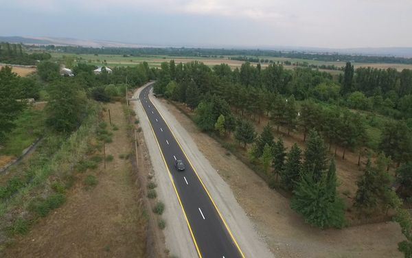Завершилась реконструкция автомобильных дорог Нидж-Мыхлыговаг-Емишанлы-Улудаш-Тиканлы-Абрых и Бёюк Амили-Былых-Амирван в Габалинском районе Азербайджана - Sputnik Азербайджан