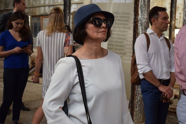 Искусство без границ: трансгендер, Адам и Ева появились на стенах старого комбината - Sputnik Азербайджан