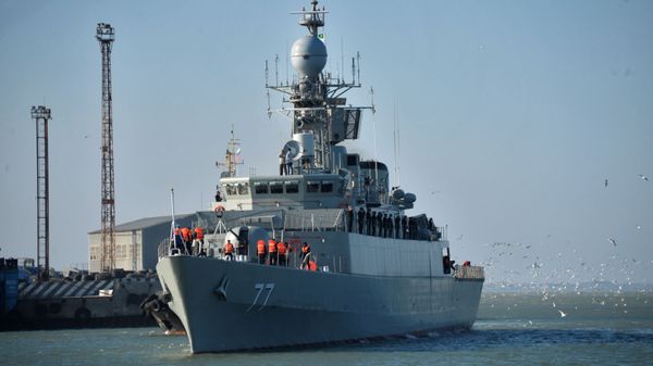 Иранский эсминец Дамаванд, фото из архива - Sputnik Азербайджан