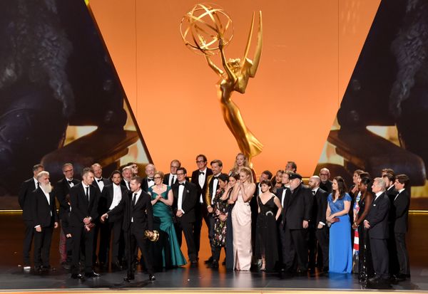 Актеры и съемочная группа сериала Игра Престолов с наградой за Лучший драматический сериал на 71st Emmy Awards в Лос-Анджелесе - Sputnik Азербайджан