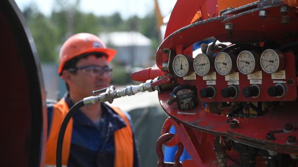 Строительство газопровода Северный поток-2 в Ленинградской области Строительство газопровода Северный поток-2 в Ленинградской области - Sputnik Азербайджан