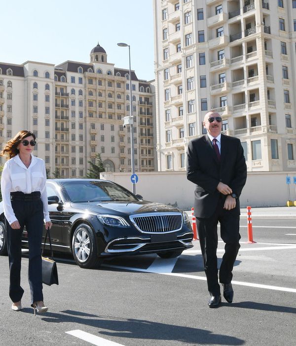 Президент и первая леди приняли участие в открытии Транспортного обменного центра в Баку - Sputnik Азербайджан