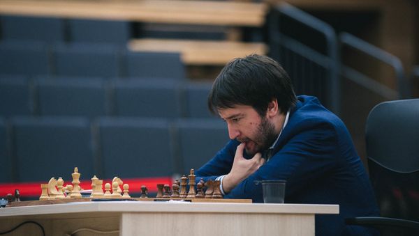 Азербайджанский гроссмейстер Теймур Раджабов в полуфинале Кубка мира в Ханты-Мансийске - Sputnik Азербайджан