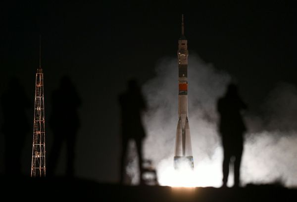 Пуск ракеты-носителя Союз-ФГ с пилотируемым кораблем Союз МС-15 с космодрома Байконур - Sputnik Азербайджан