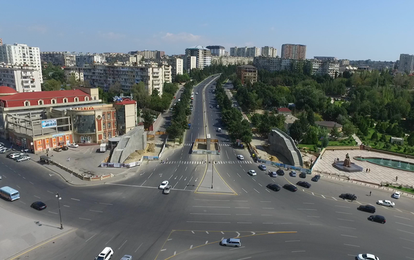 В Азербайджане строится семь наземных и подземных пешеходных переходов В Азербайджане строится семь наземных и подземных пешеходных переходов - Sputnik Азербайджан