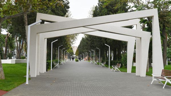 Atatürk prospektində yerləşən park - Sputnik Азербайджан