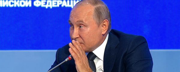 Путин пошутил о намерении России вмешаться в выборы США в 2020 году - Sputnik Азербайджан