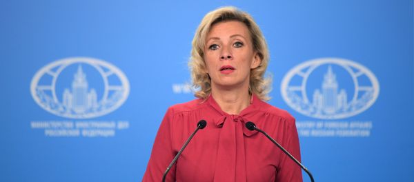 Официальный представитель Министерства иностранных дел России Мария Захарова во время брифинга в Москве - Sputnik Азербайджан