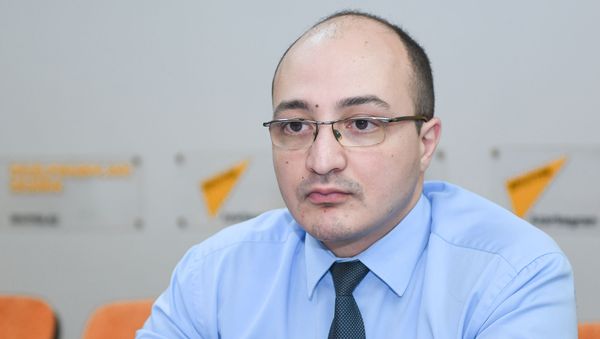 Руководитель Бакинского клуба политологов Заур Мамедов - Sputnik Азербайджан