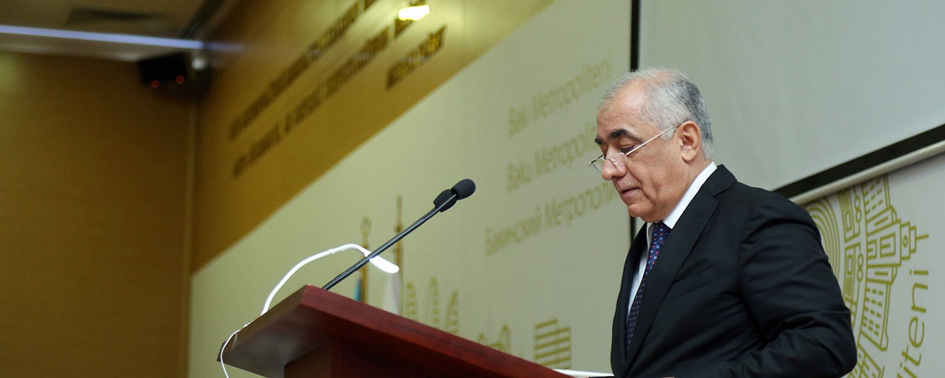 Azərbaycan Respublikasının Baş Naziri Əli Əsədov - Sputnik Азербайджан, 1920, 06.11.2020