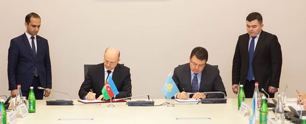 Азербайджан и Казахстан сверили свои планы в транспортных и энергетических проектах - Sputnik Азербайджан