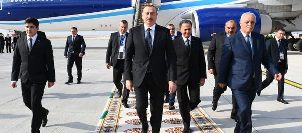 Президент Ильхам Алиев прибыл с рабочим визитом в Туркменистан - Sputnik Азербайджан