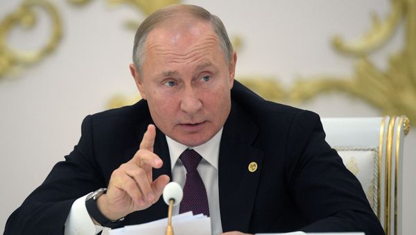 Президент РФ Владимир Путин на заседании Совета глав государств Содружества Независимых Государств (СНГ) Президент РФ Владимир Путин на заседании Совета глав государств Содружества Независимых Государств (СНГ) - Sputnik Азербайджан