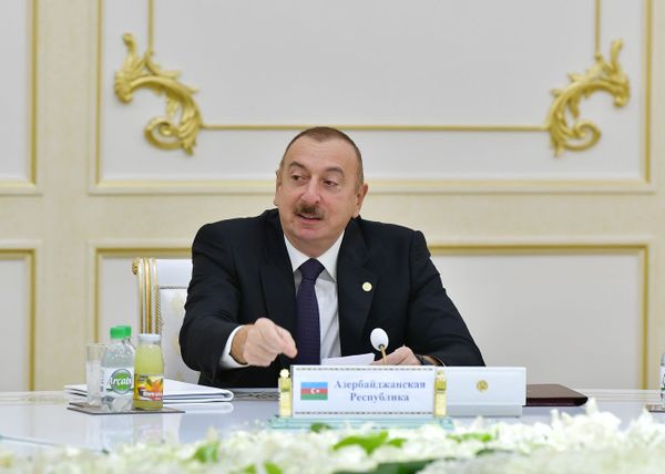 Ильхам Алиев: Азербайджан внес достойный вклад в победу над фашизмом - Sputnik Азербайджан