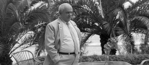 Актер Ролан Быков в роли Никиты Хрущева во время съемок фильма Серые волки - Sputnik Азербайджан