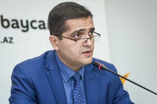 Руководитель аналитического центра Атлас Эльхан Шахиноглу - Sputnik Азербайджан