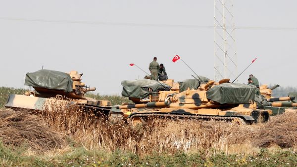 Türkiyə tankları Suriya ilə sərhəd Şanlıurfa vilayətində, arxiv şəkli - Sputnik Азербайджан