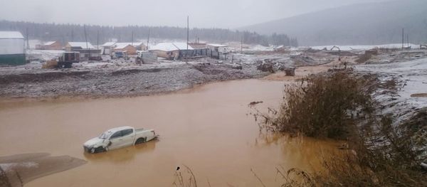 Rusiyanın Kransnoyarsk vilayətində bənd uçub - Sputnik Азербайджан