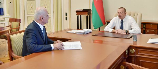 Prezident İlham Əliyev və Baş nazirin müavini Şahin Mustafayev - Sputnik Азербайджан