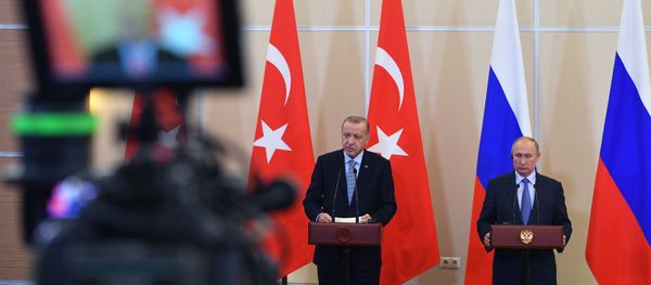 Президент РФ Владимир Путин и президент Турции Реджеп Тайип Эрдоган на пресс-конференции по итогам встречи - Sputnik Азербайджан