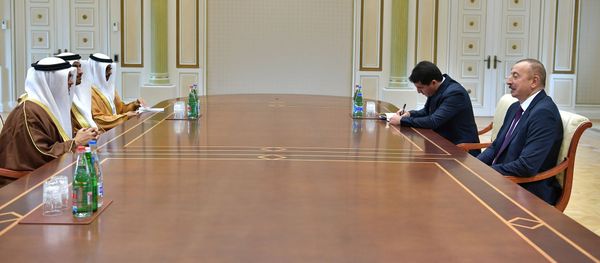 Президент Азербайджана Ильхам Алиев принял делегацию под руководством государственного министра иностранных дел Объединенных Арабских Эмиратов Анвара Гаргаша - Sputnik Азербайджан