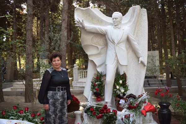 Единственный и неповторимый: россиянки прилетели в Баку ради Муслима Магомаева - Sputnik Азербайджан