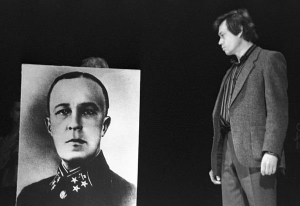 Он мог и не стать актером: вспоминая Николая Караченцова - Sputnik Азербайджан
