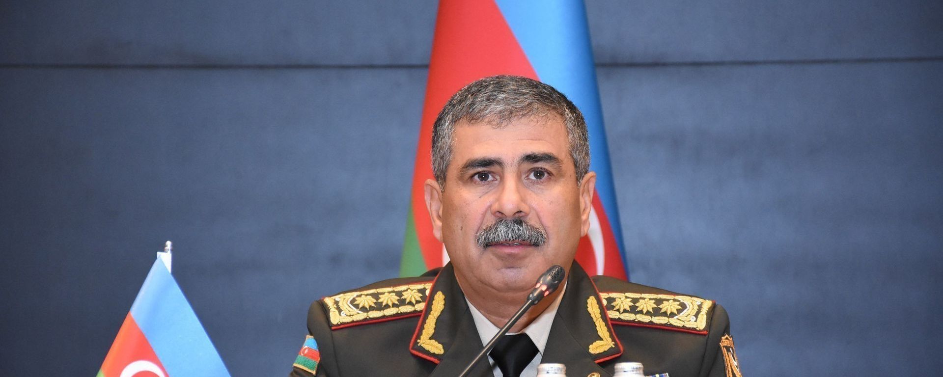 Министр обороны Азербайджана генерал-полковник Закир Гасанов  - Sputnik Азербайджан, 1920, 09.11.2021