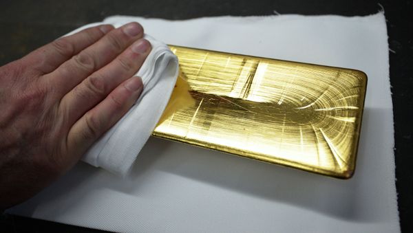 Золотой слиток, фото из архива - Sputnik Азербайджан