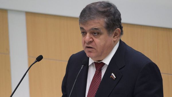 Первый заместитель председателя Комитета Совета Федерации по международным делам Владимир Джабаров Первый заместитель председателя Комитета Совета Федерации по международным делам Владимир Джабаров - Sputnik Азербайджан