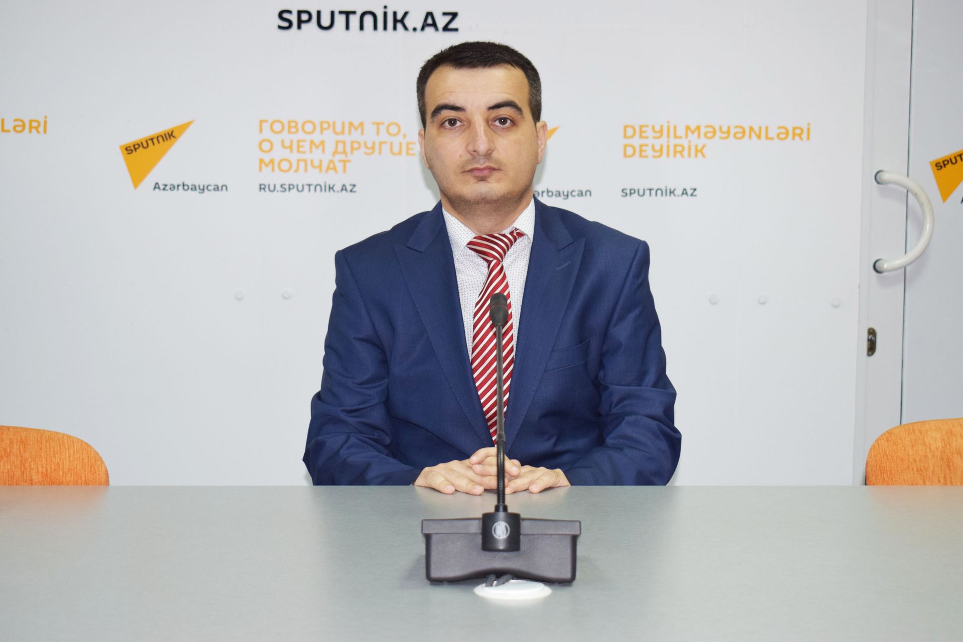 Политолог Ильяс Гусейнов  - Sputnik Азербайджан, 1920, 04.04.2024