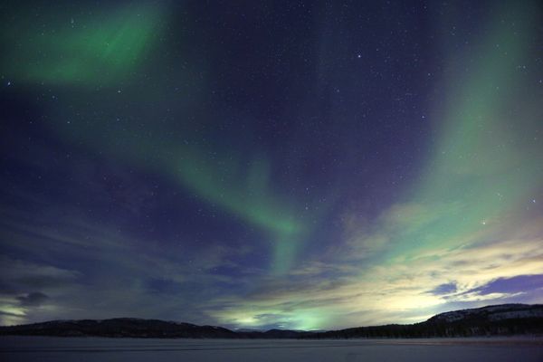 Северное сияние в окрестностях реки Ура Мурманской области - Sputnik Азербайджан