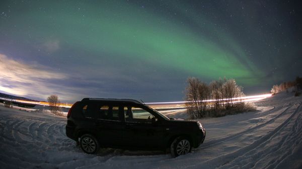 Северное сияние в окрестностях реки Ура Мурманской области - Sputnik Азербайджан