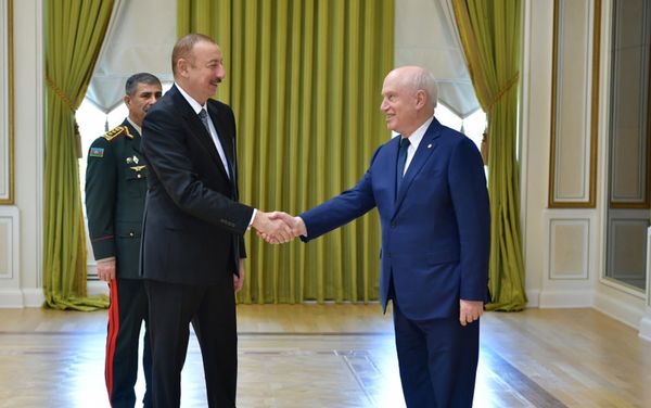 Президент Ильхам Алиев принял участников заседания Совета министров обороны СНГ - Sputnik Азербайджан