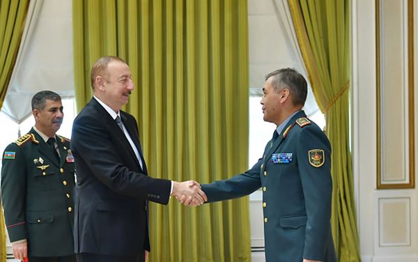 Президент Ильхам Алиев принял участников заседания Совета министров обороны СНГ - Sputnik Азербайджан