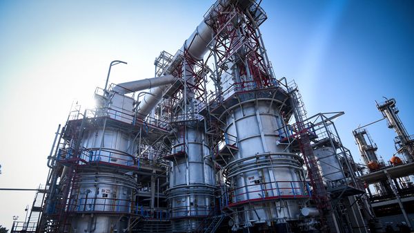 Бакинский нефтеперерабатывающий завод имени Гейдара Алиева - Sputnik Азербайджан