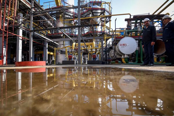 Бакинский нефтеперерабатывающий завод имени Гейдара Алиева - Sputnik Азербайджан