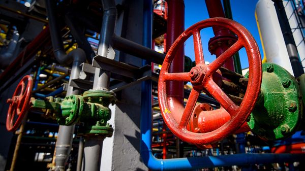 Бакинский нефтеперерабатывающий завод имени Гейдара Алиева - Sputnik Азербайджан