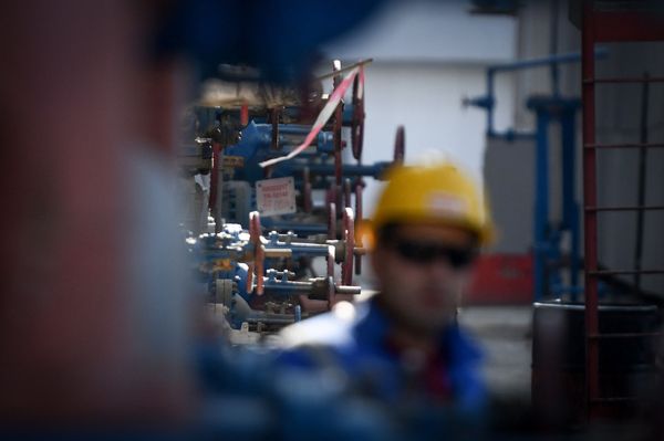 Бакинский нефтеперерабатывающий завод имени Гейдара Алиева - Sputnik Азербайджан