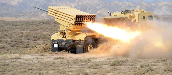 Ракетные и артиллерийские подразделения провели боевые стрельбы Ракетные и артиллерийские подразделения провели боевые стрельбы - Sputnik Азербайджан