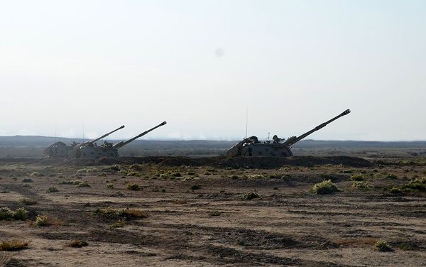 Ракетные и артиллерийские подразделения провели боевые стрельбы - Sputnik Азербайджан